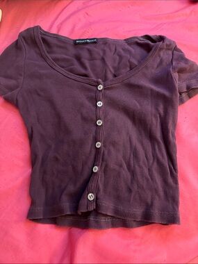 Brandy Melville Plum Button-Front Ribbed Short Sleeve Crop Top